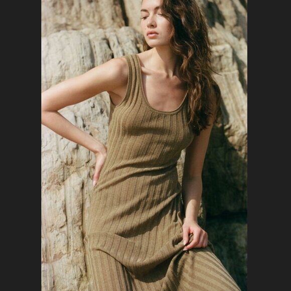 Amber RIbbed Maxi - Picture 2 of 5